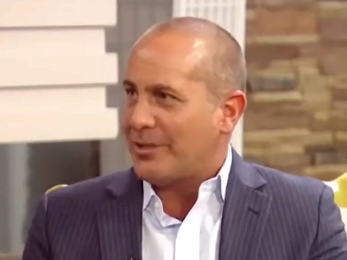 Stephen Felman on the Money Talks set